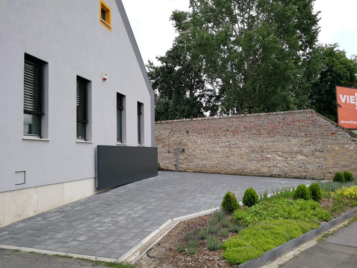 Zsinko Villa Pecs Exterior photo